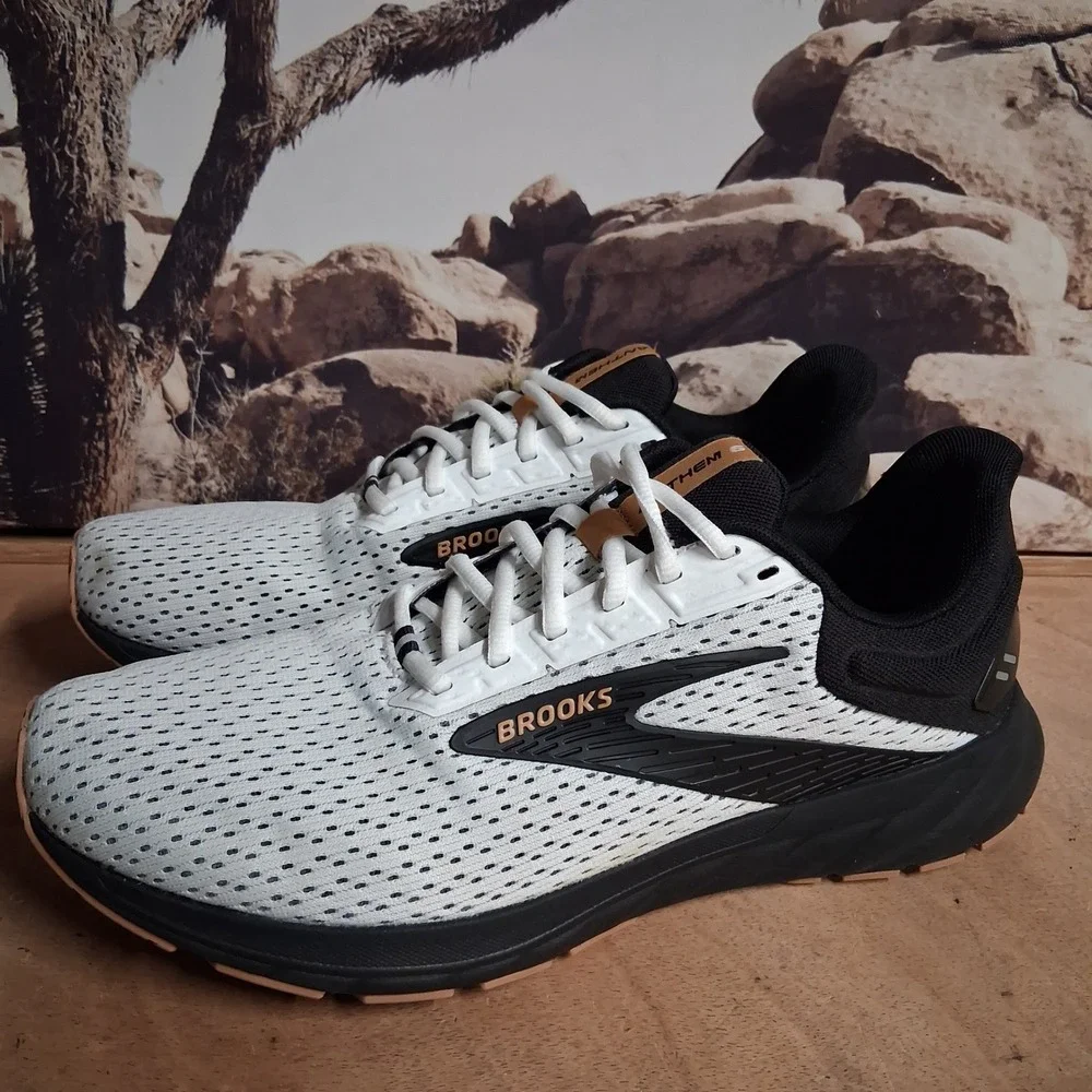 Brooks Anthem 5 Mens Running Shoes White Black Gum Sole 1103731D141 10.5
